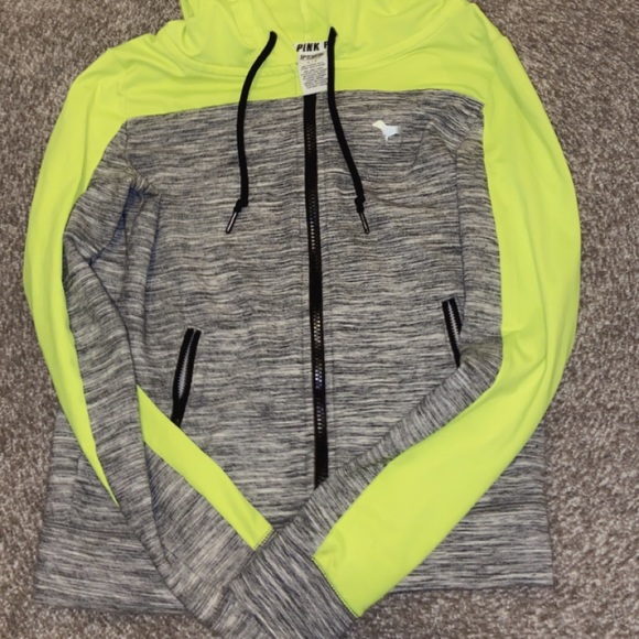 Pink sweater - Picture 1 of 4